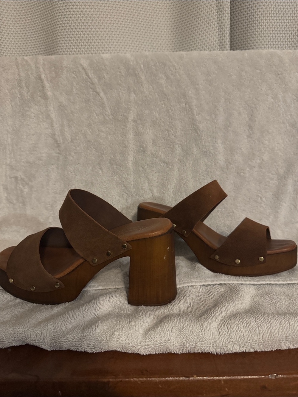 Source Unknown Brown Suede Platform Mule Sandals